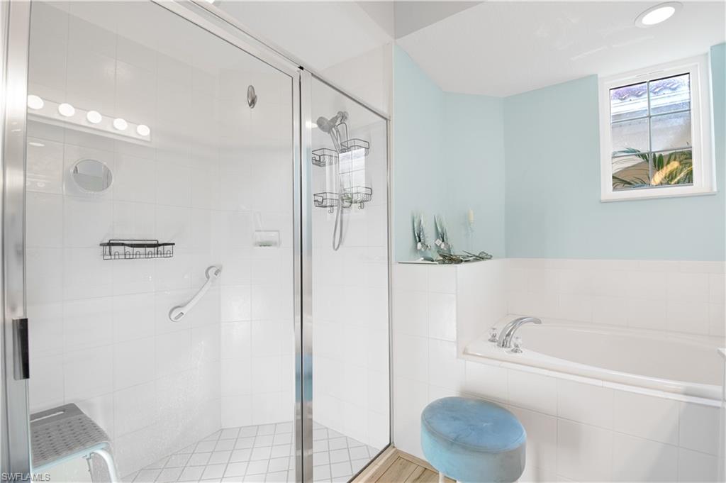 RIVERWOOD - Residential