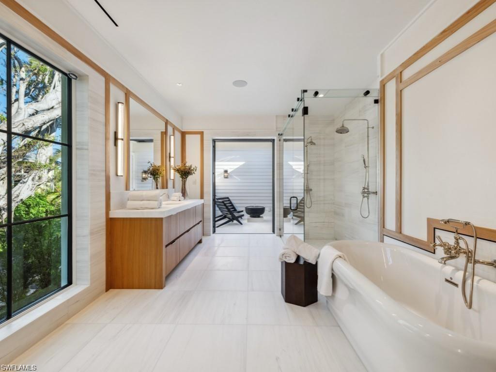 MOORINGS - Residential