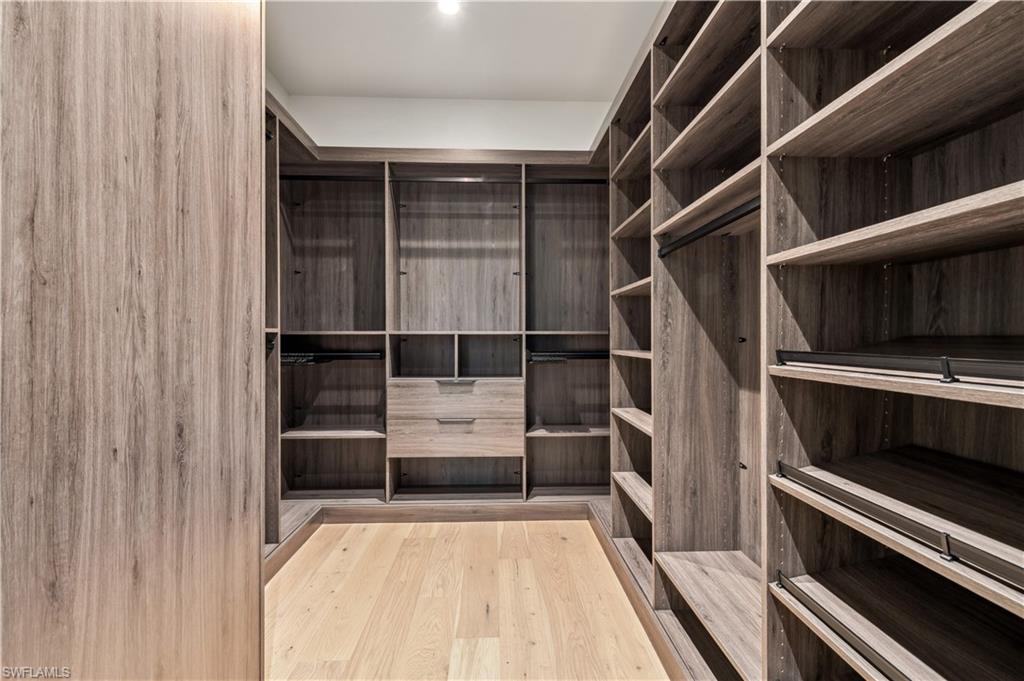 MOORINGS - Residential