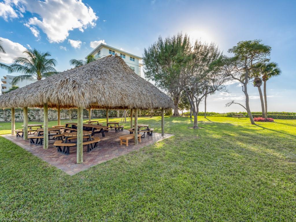 MOORINGS - Residential