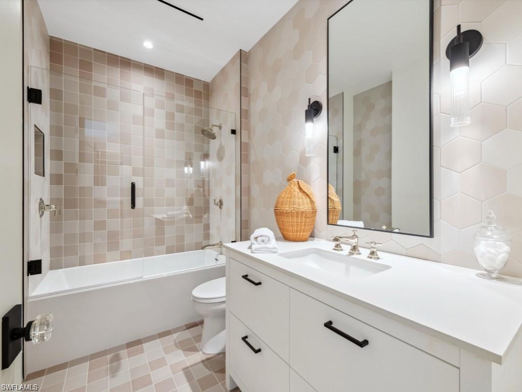 MOORINGS - Residential