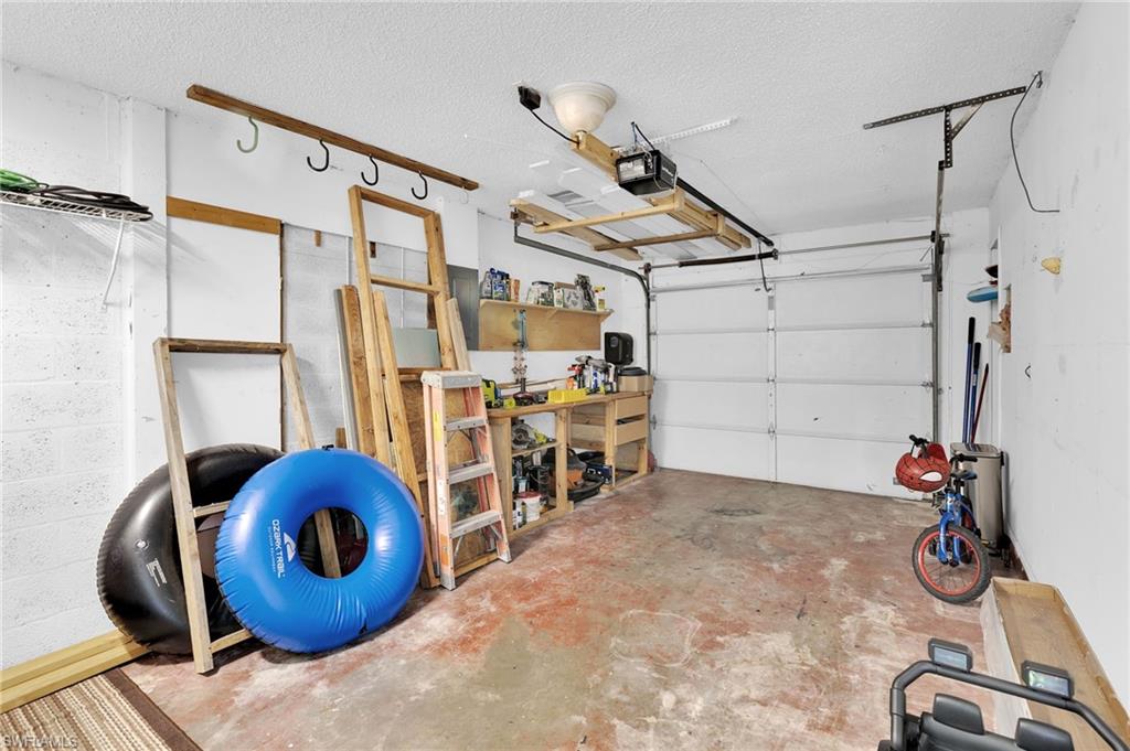 FOXMOOR PINES - Residential