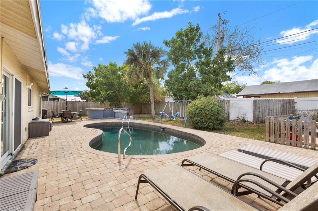 FOXMOOR PINES - Residential