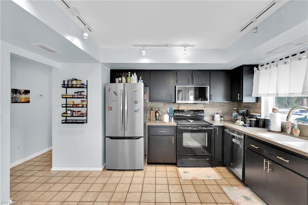 FOXMOOR PINES - Residential