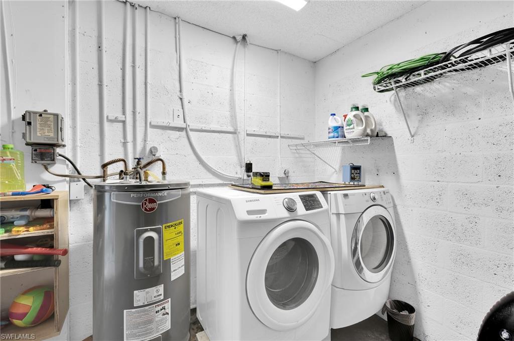 FOXMOOR PINES - Residential