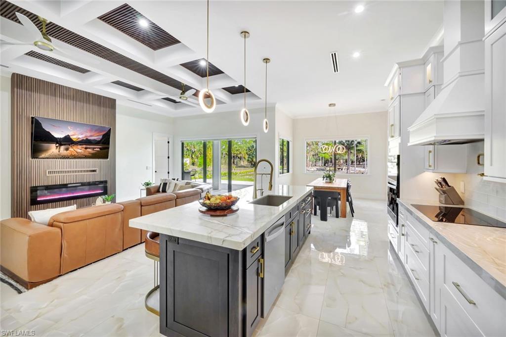 GOLDEN GATE ESTATES - Residential