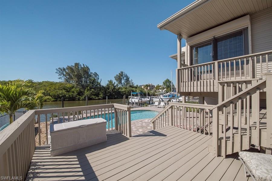 SIESTA ISLES - Residential