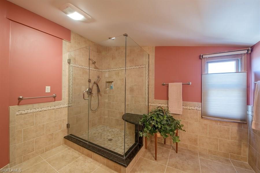 SIESTA ISLES - Residential