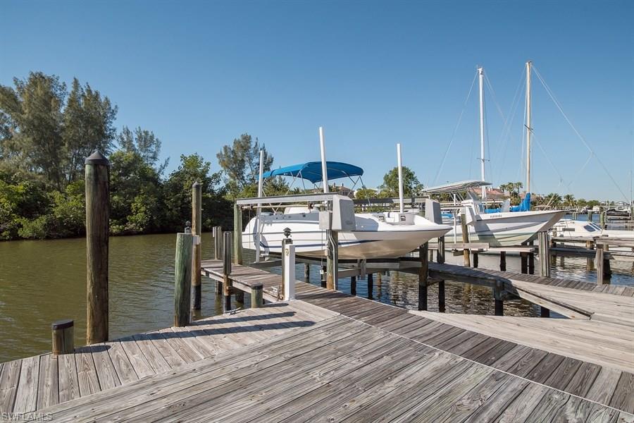 SIESTA ISLES - Residential