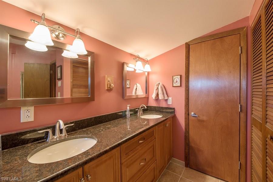 SIESTA ISLES - Residential