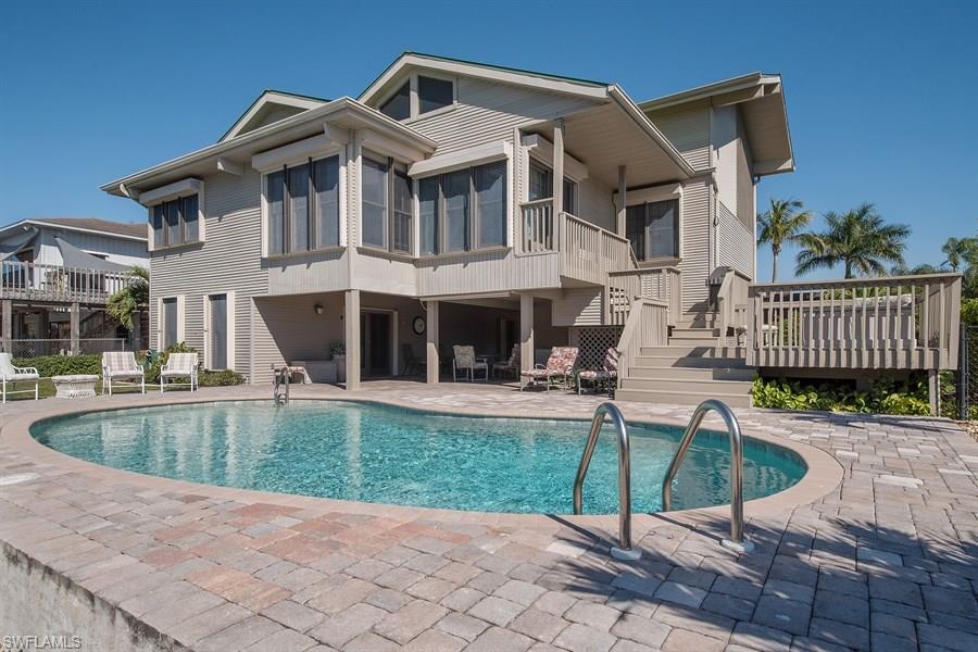 SIESTA ISLES - Residential