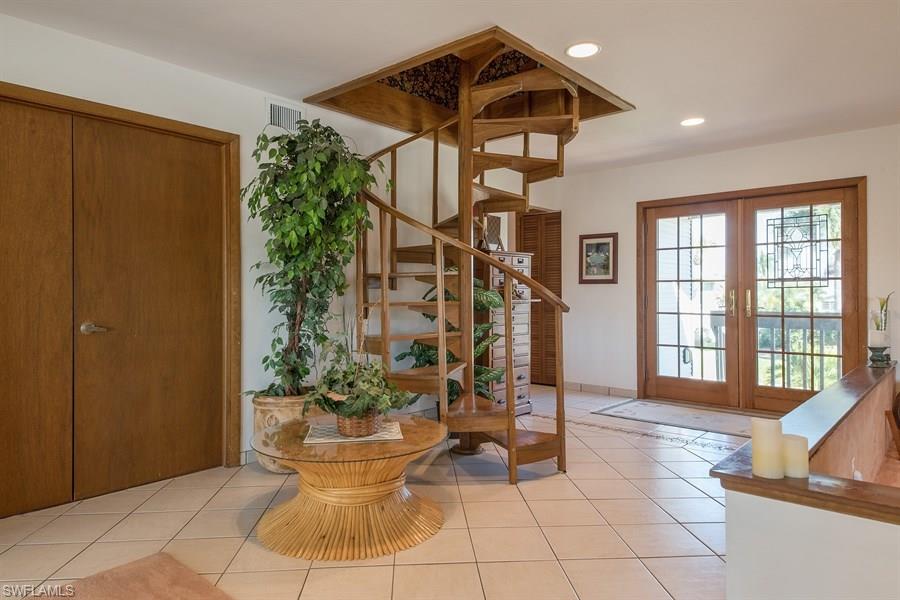 SIESTA ISLES - Residential