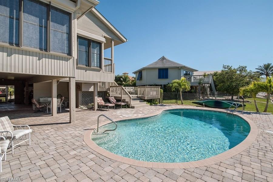 SIESTA ISLES - Residential