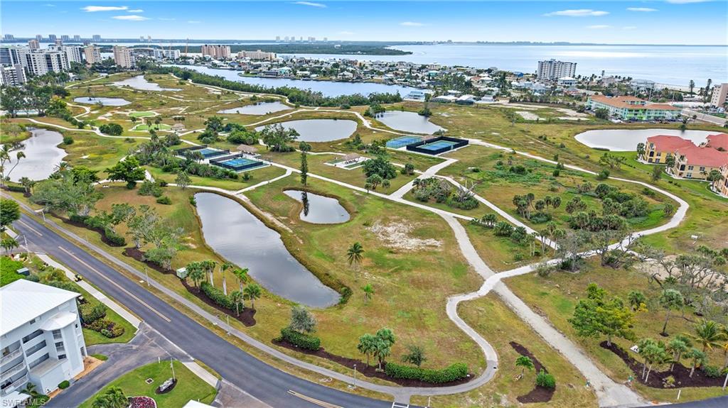 ROYAL PELICAN TOWNHOUSE - Residential