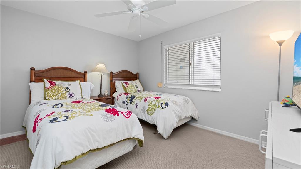 ROYAL PELICAN TOWNHOUSE - Residential