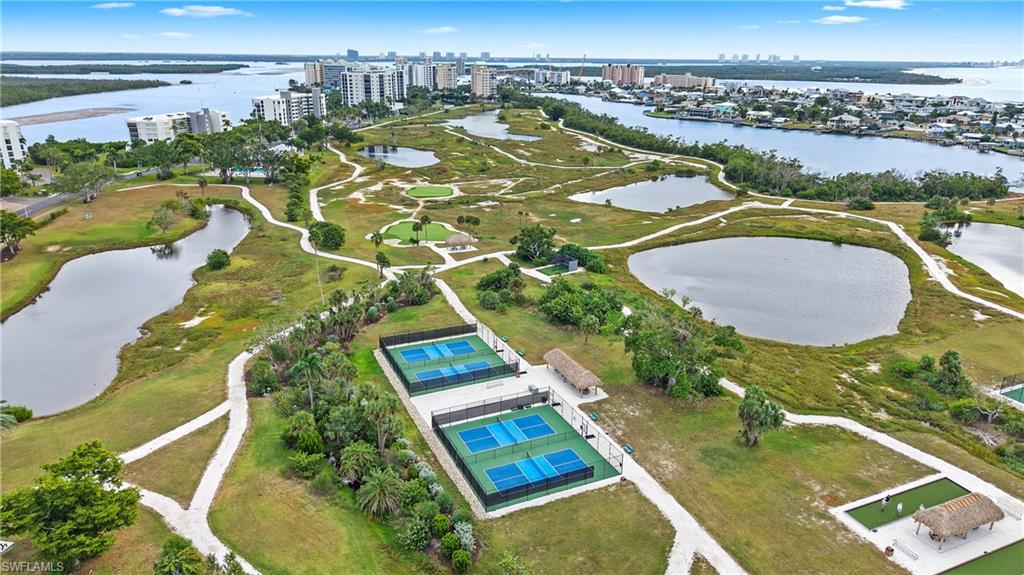 ROYAL PELICAN TOWNHOUSE - Residential