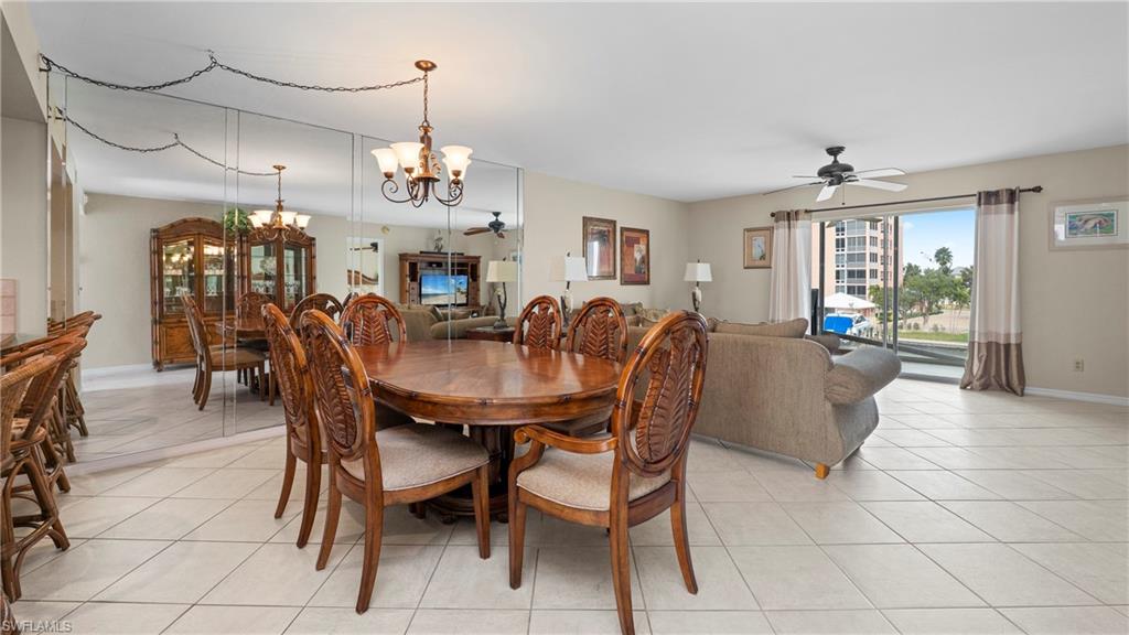 ROYAL PELICAN TOWNHOUSE - Residential