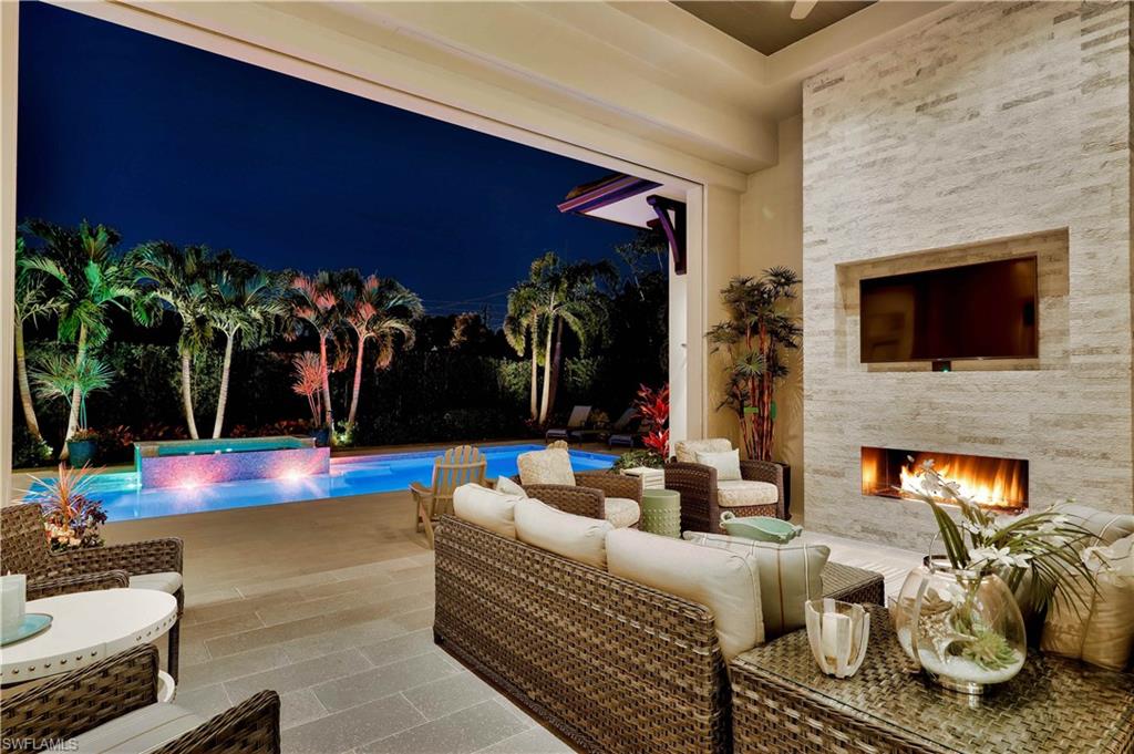 MOORINGS - Residential