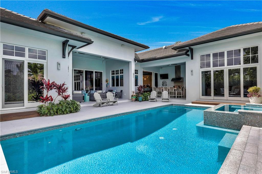 MOORINGS - Residential