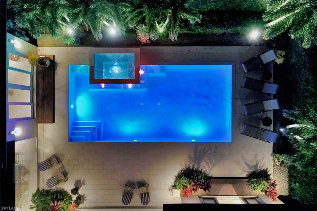 MOORINGS - Residential