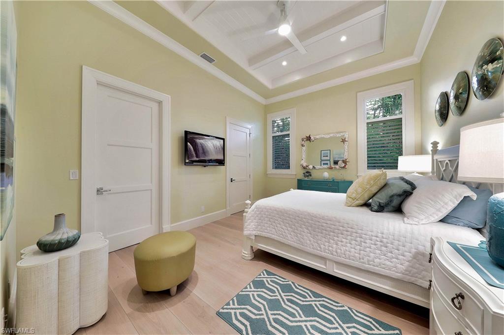 MOORINGS - Residential