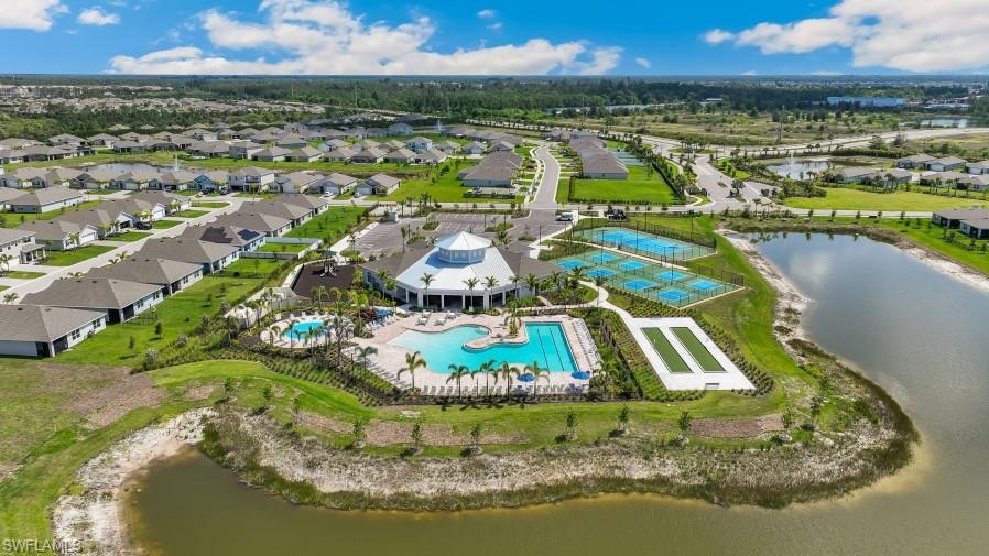 CORAL BAY - Residential