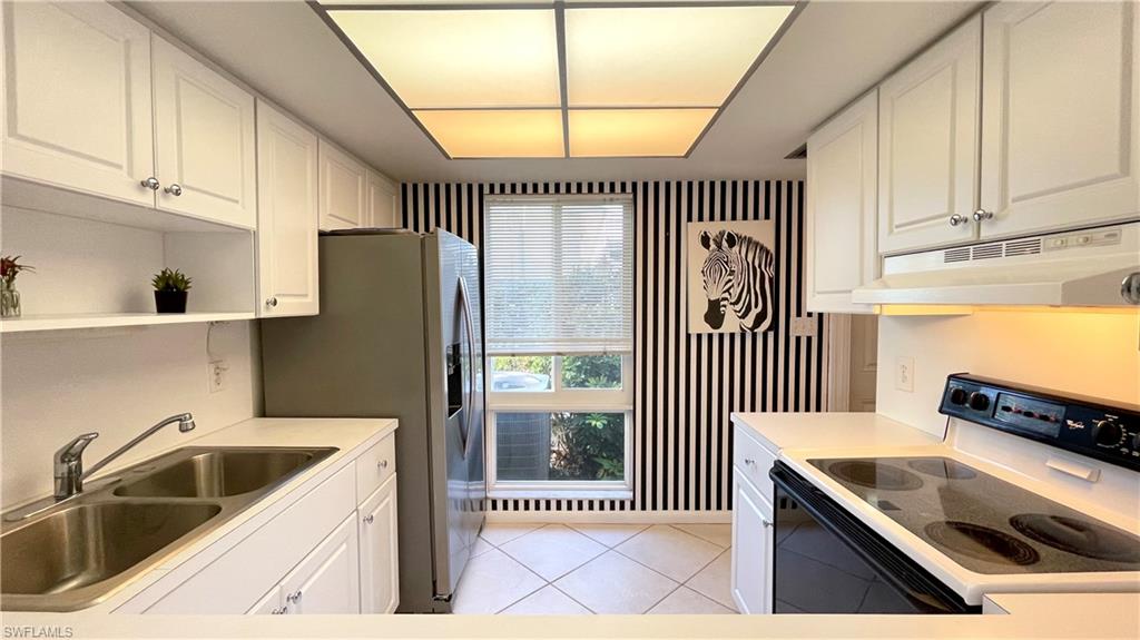 GLADES COUNTRY CLUB - Residential