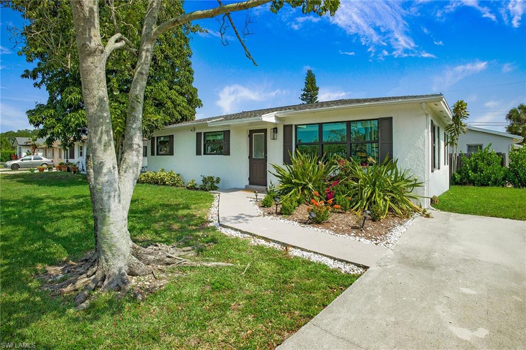 NAPLES VILLAS - Residential