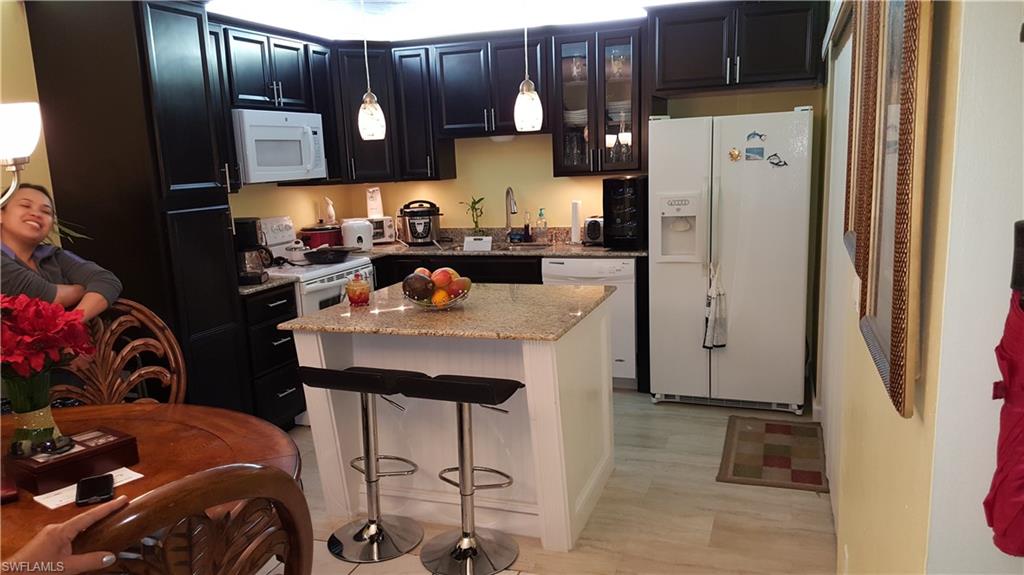 PARKWOODS TOWNHOUSE COMMUNITY - Residential