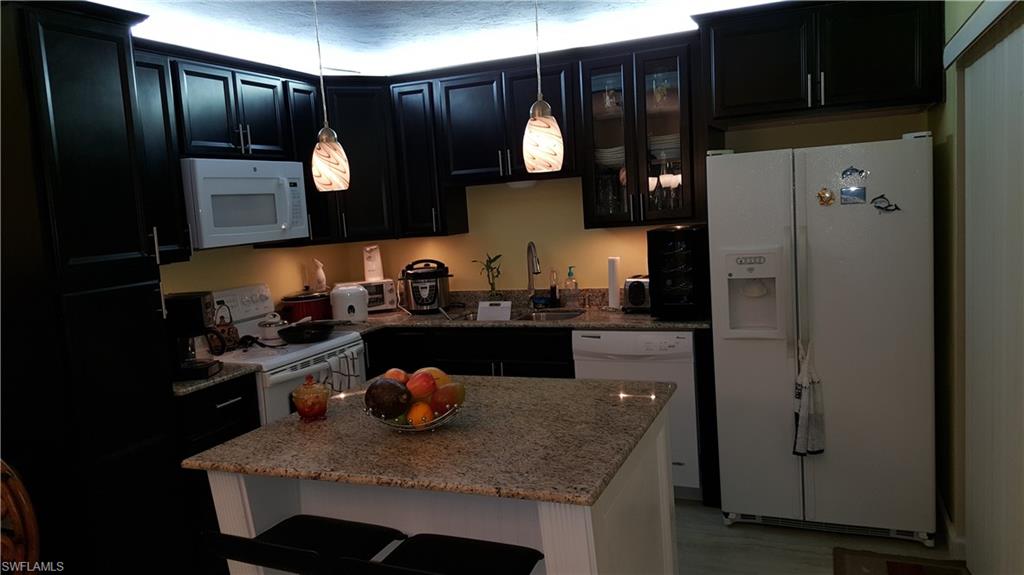 PARKWOODS TOWNHOUSE COMMUNITY - Residential