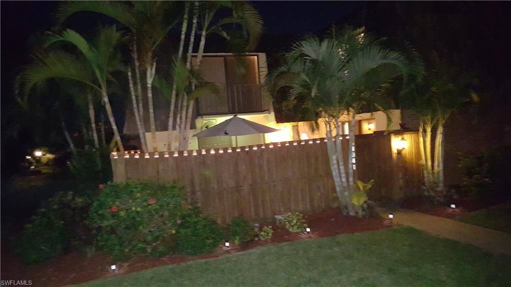 PARKWOODS TOWNHOUSE COMMUNITY - Residential