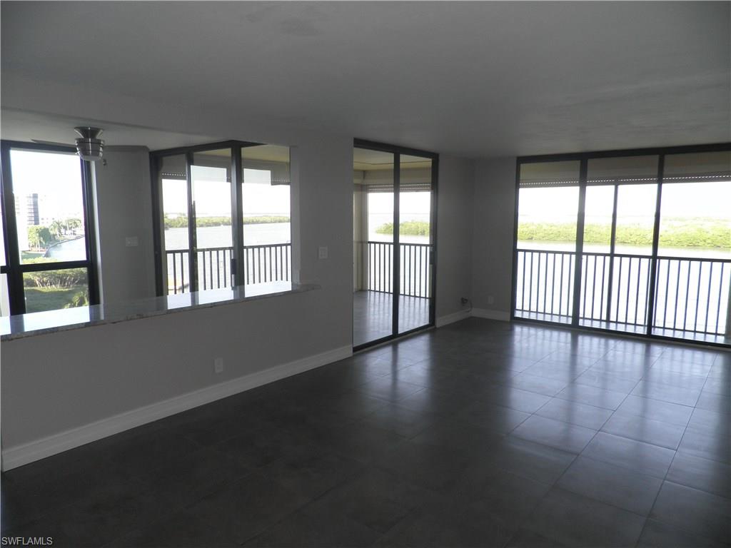 THE PALMS OF BAY BEACH - Residential