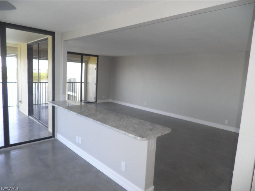 THE PALMS OF BAY BEACH - Residential