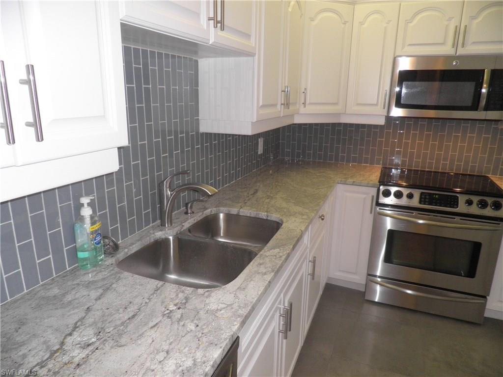 THE PALMS OF BAY BEACH - Residential