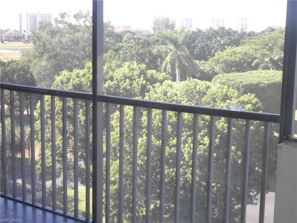 THE PALMS OF BAY BEACH - Residential