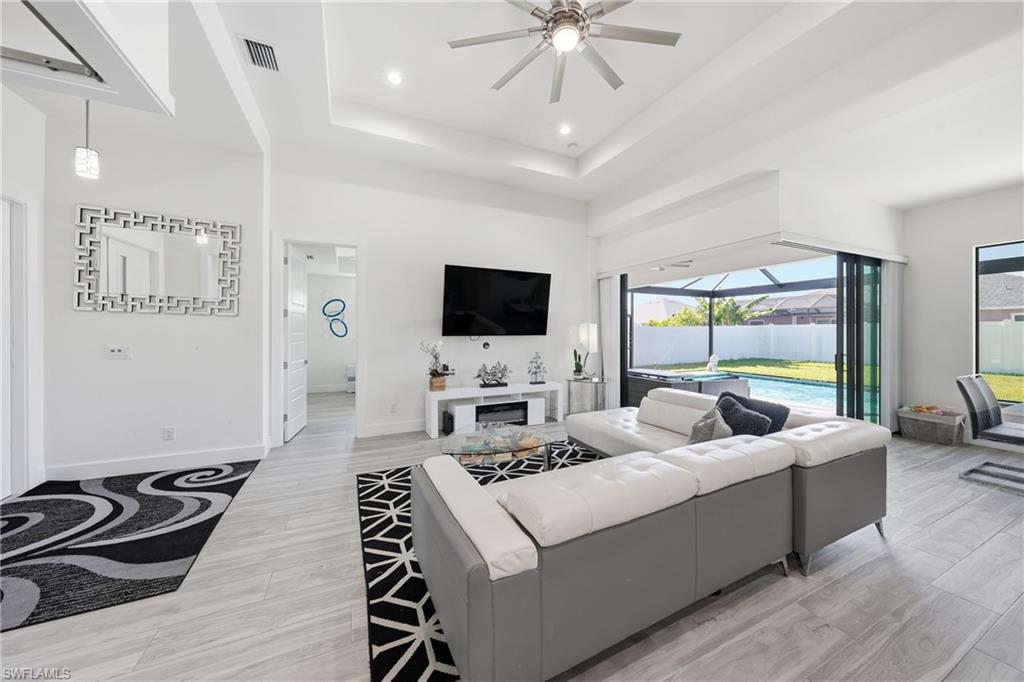 CAPE CORAL - Residential Lease