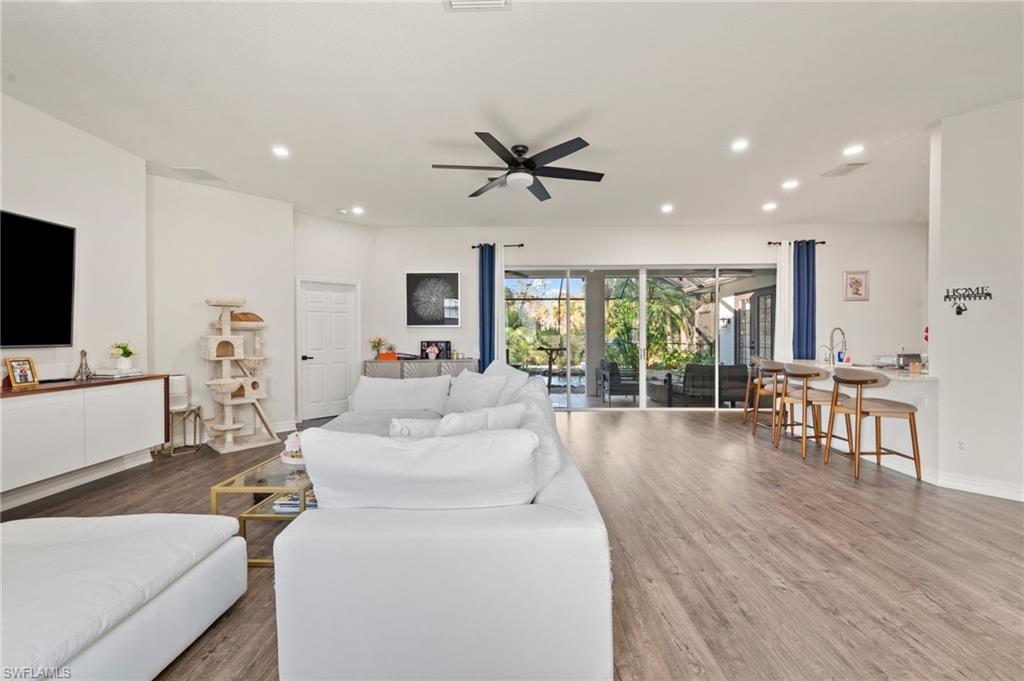 LOGAN WOODS - Residential