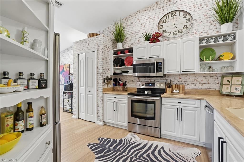 VILLAS OF WHITTENBERG - Residential