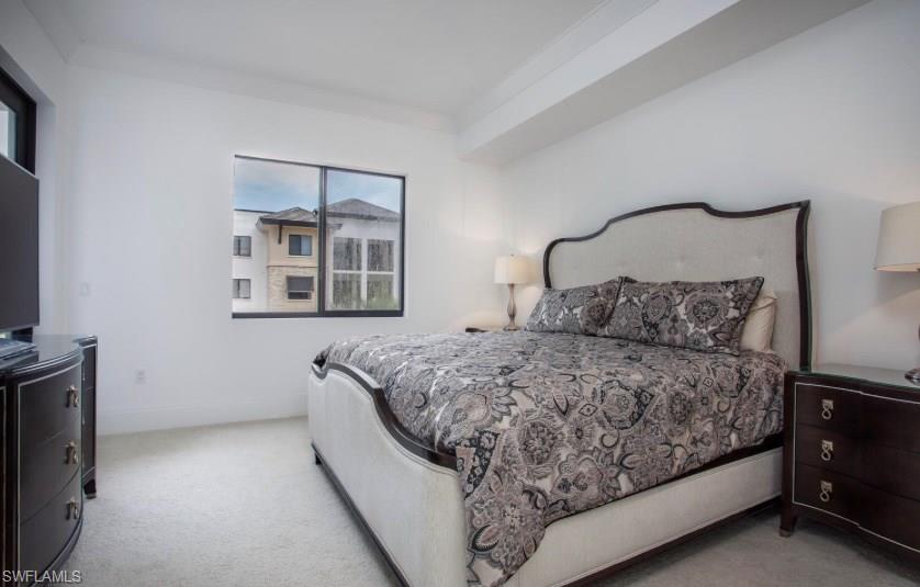 NAPLES SQUARE - Residential