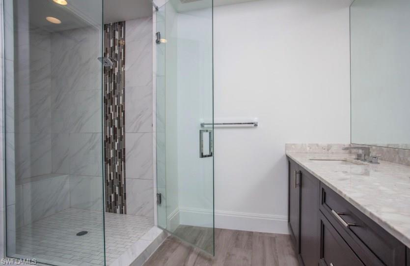 NAPLES SQUARE - Residential