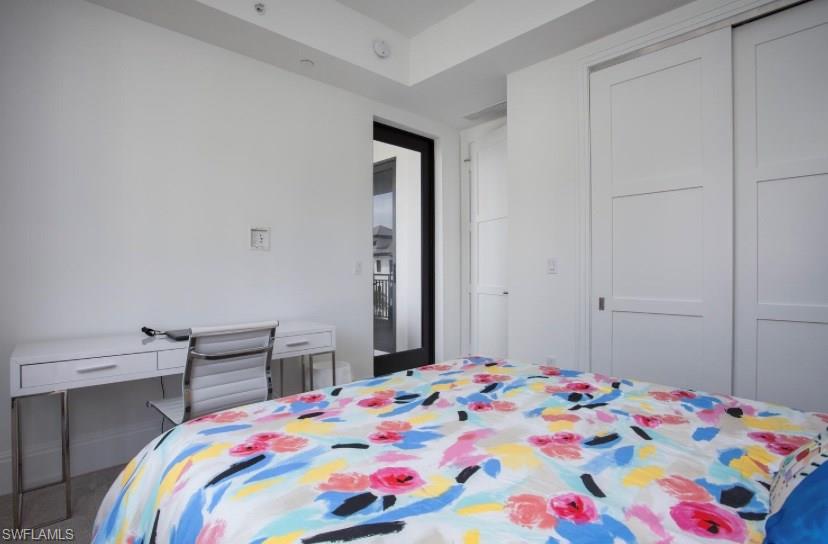 NAPLES SQUARE - Residential