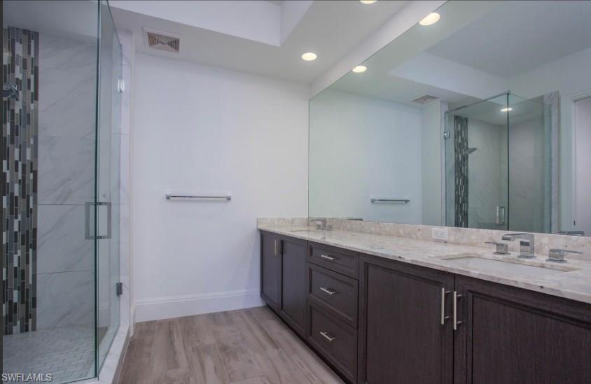 NAPLES SQUARE - Residential