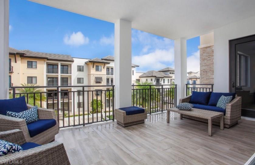 NAPLES SQUARE - Residential