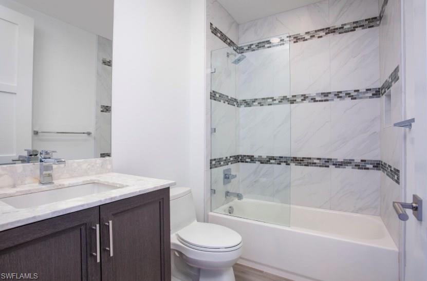 NAPLES SQUARE - Residential