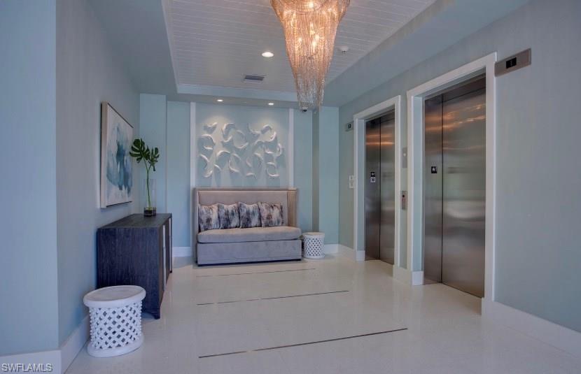 NAPLES SQUARE - Residential