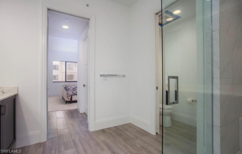 NAPLES SQUARE - Residential