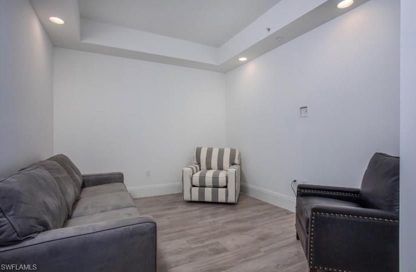 NAPLES SQUARE - Residential