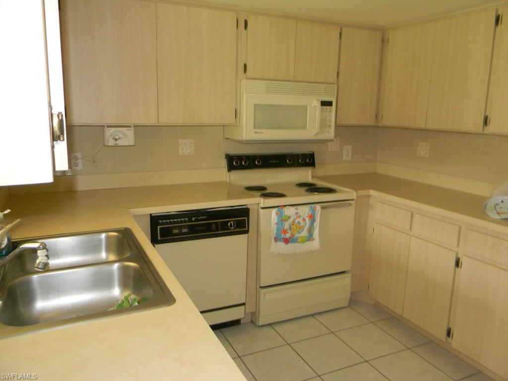 SABAL SPRINGS GOLF AND RACQUET CLUB - Residential