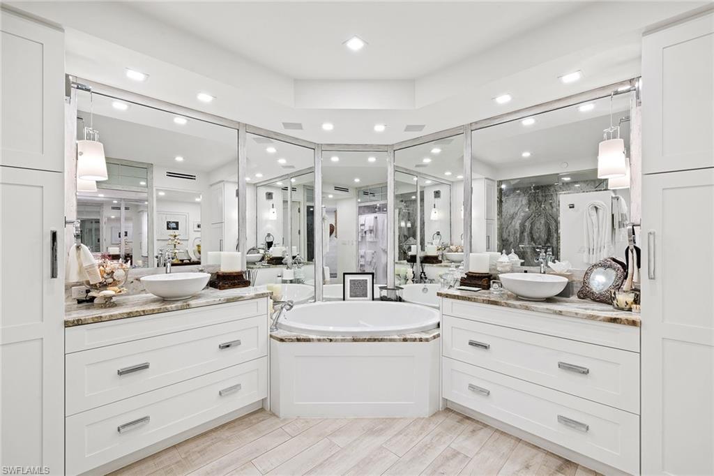 CONTESSA AT BAY COLONY - Residential