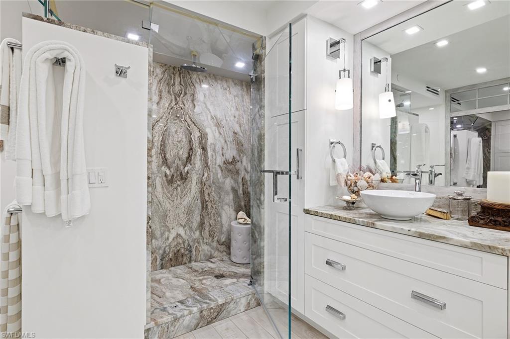 CONTESSA AT BAY COLONY - Residential